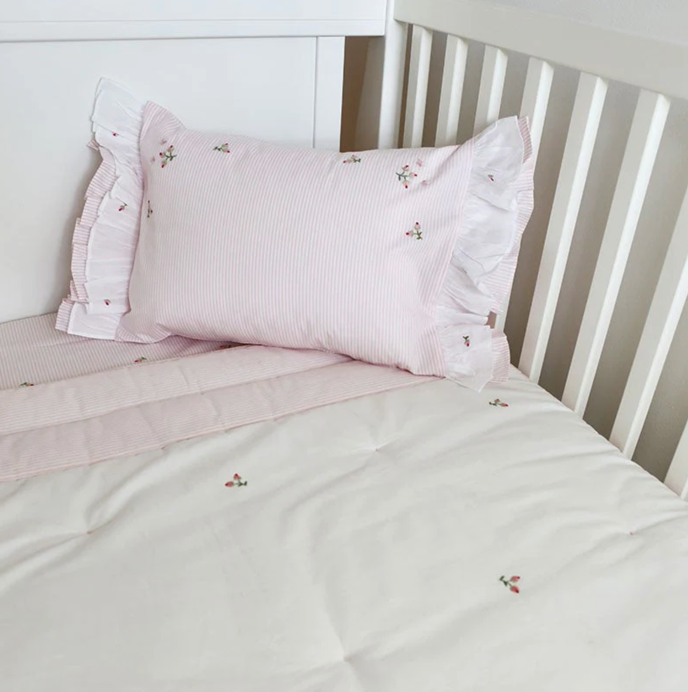 Crib Quilt - Rosebud Pink